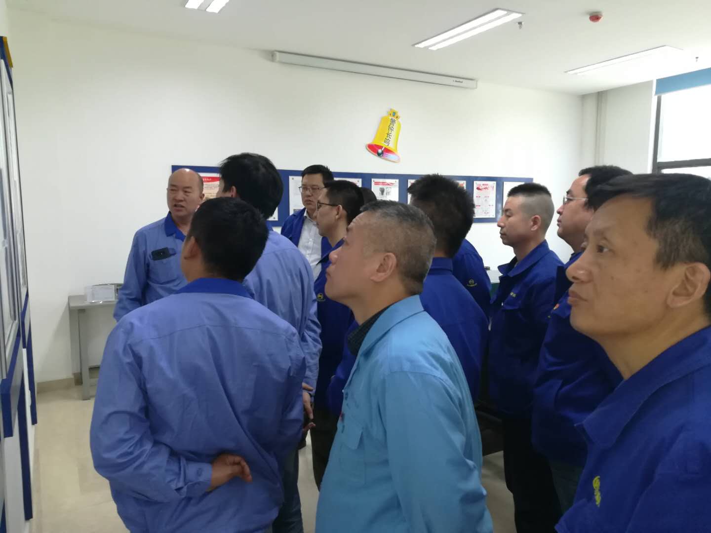 煤专公司组织全体党员参观安全警示教育室